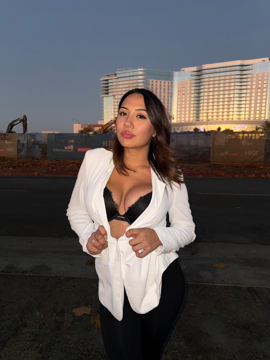 Take a pause and enjoy Ali Cruz — streaming from Tabriz