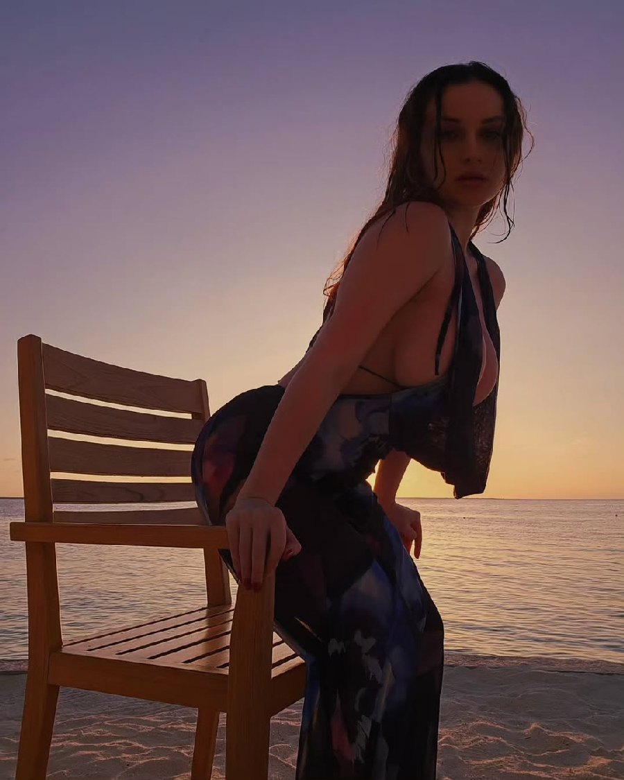 Sexy girl Miranda Faith nude in Tabriz