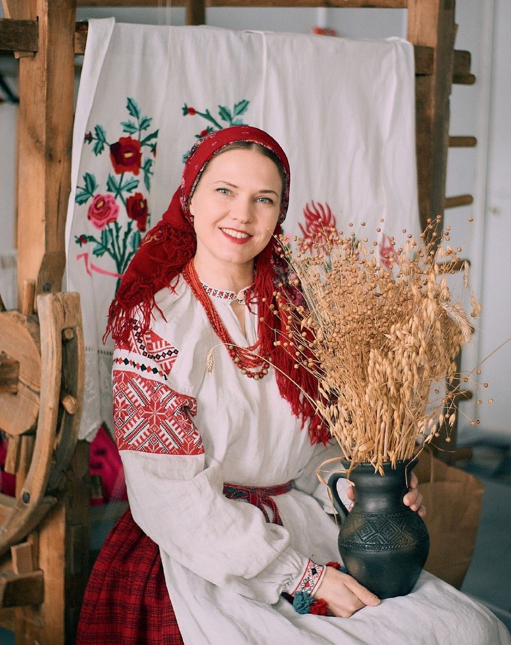Women in Slavic costumes in Tabriz