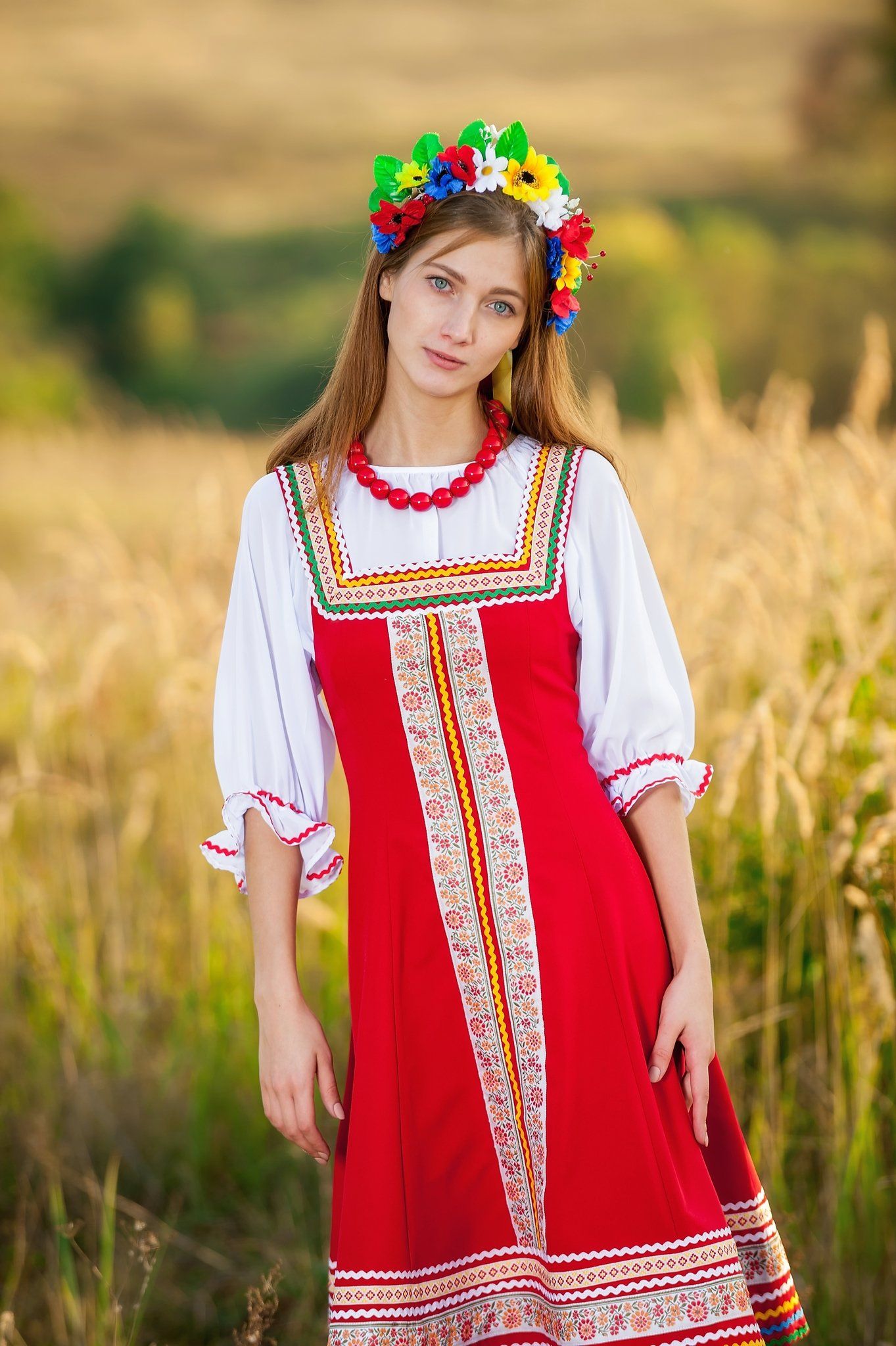 Women in Slavic costumes in Tabriz