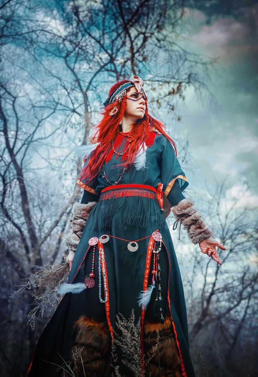 Girls in Slavic costumes underwear in Tabriz